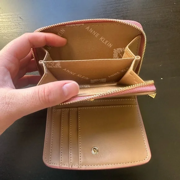 AK Anne Klein Pink Classic Zip Side Snap Wallet EUC - Picture 6 of 7
